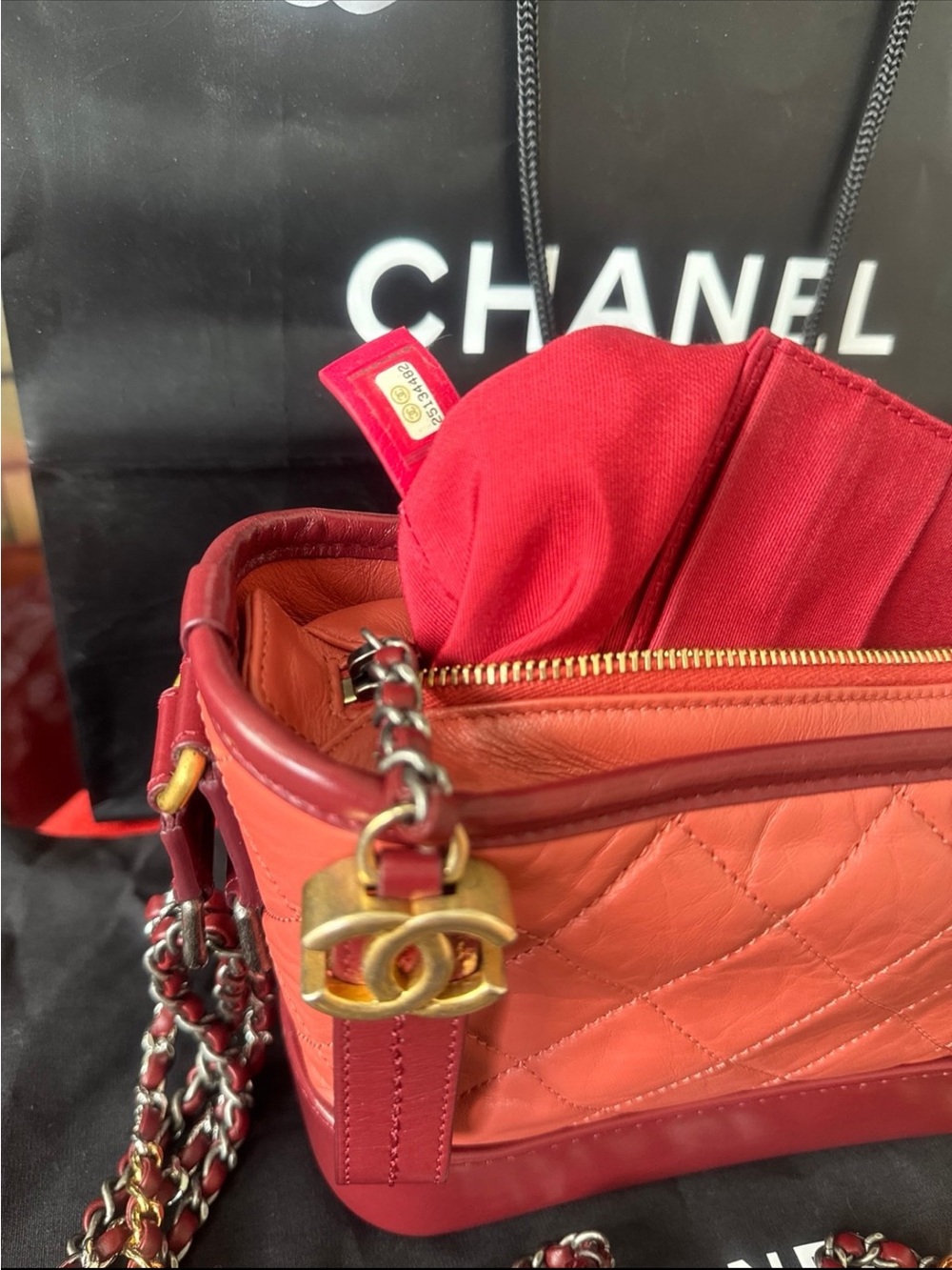CHANEL Red Quilted Leather Crossbody with CC Charm and Chain Strap - Picture 4 of 13